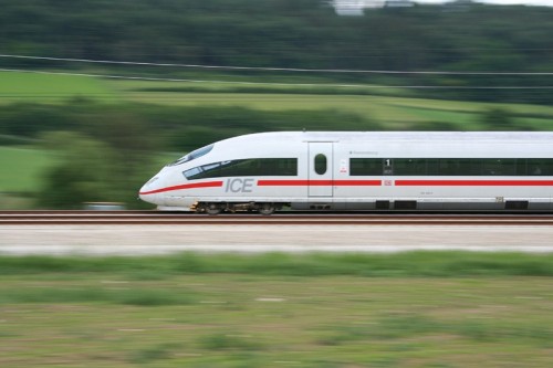 An ICE3 high-speed train Photo: S. Terfloth/Wikimedia Commons