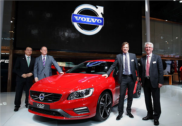 Volvo unveiled its new V60 and other two R-Design series at the Shanghai auto show.