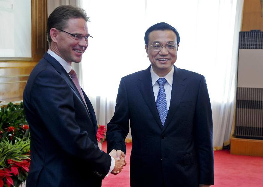  Chinese Premier Li Keqiang (Right) meets with Prime Minister of Finland Jyrki Katainen in Dalian on September 11. (Xinhua/Zhang Duo) 