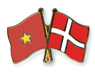 Flag-Pins-Vietnam-Denmark