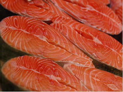 Norwegian salmon brought to Wuhan for the first time by cargo plane