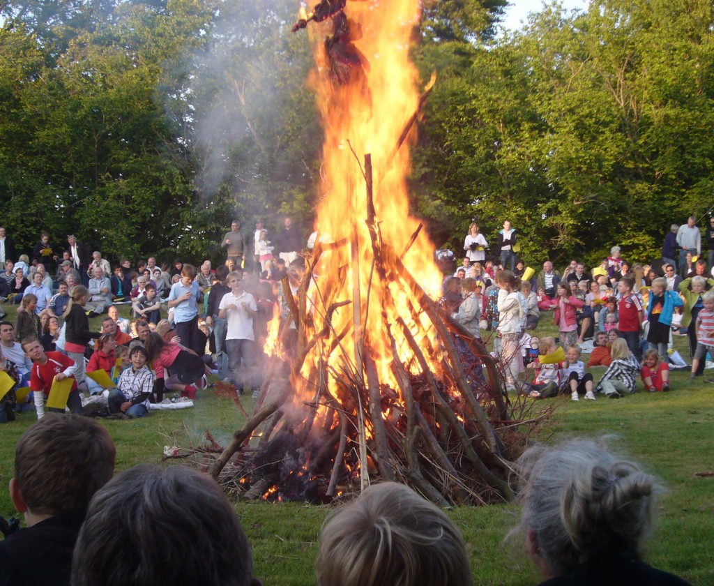 Danes in Thailand invited to Sankt Hans at ambassador’s residence ...