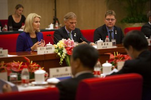 Danish Prime Minister Ms. Helle Thorning-Schmidt meets Chinese Premier Li Keqiang in Tianjin last year. Photo: Denmark's Ministry of Foreign Affairs.