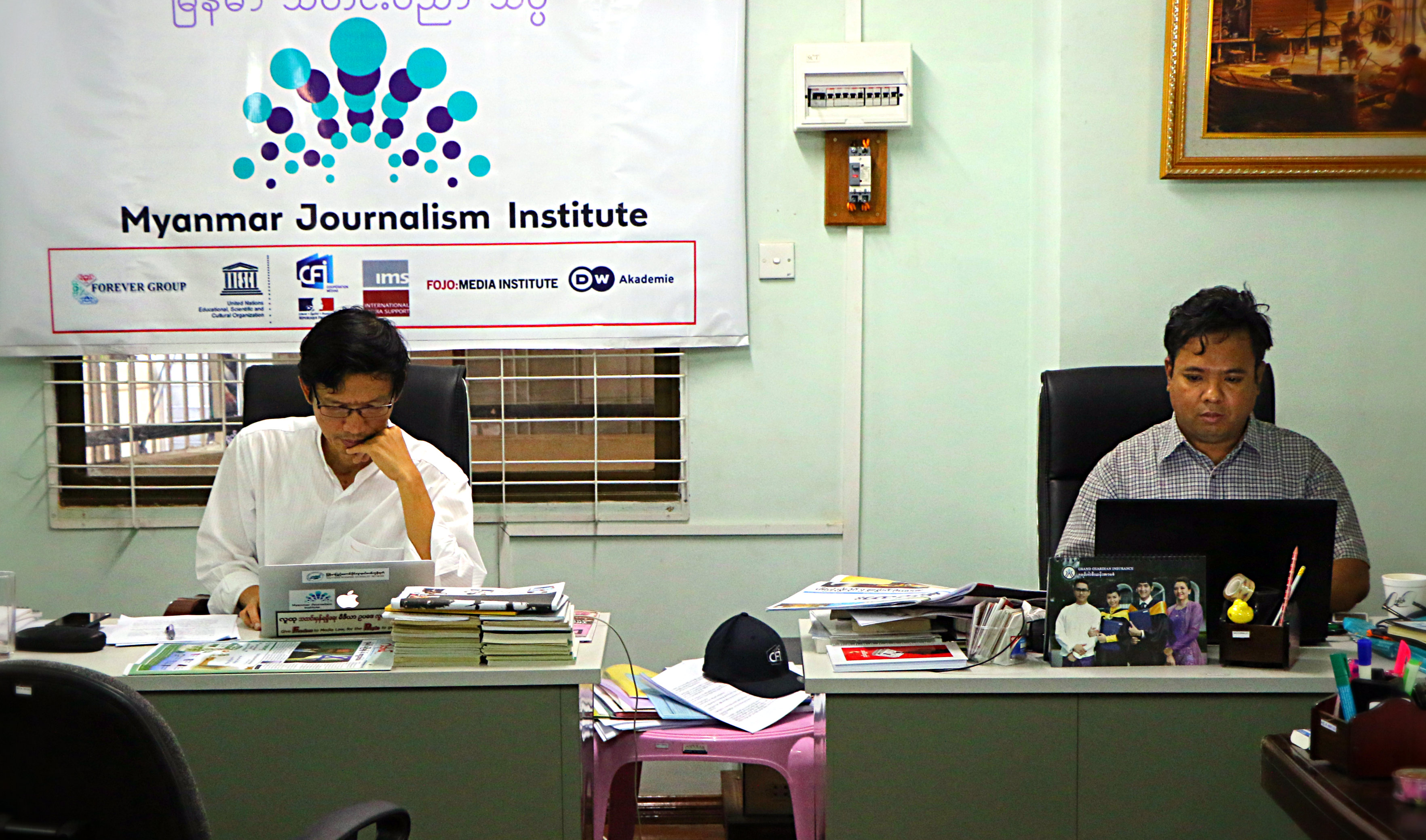 (To the left) Myint Kyaw, general secretary of the organization Myanmar Journalist Network (MJN) and   