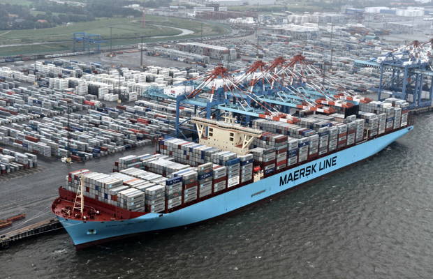 Container Terminal, Bremerhaven Das größte Containerschiff der Welt  - Maersk Mc- Kinney Möller 18.8.13