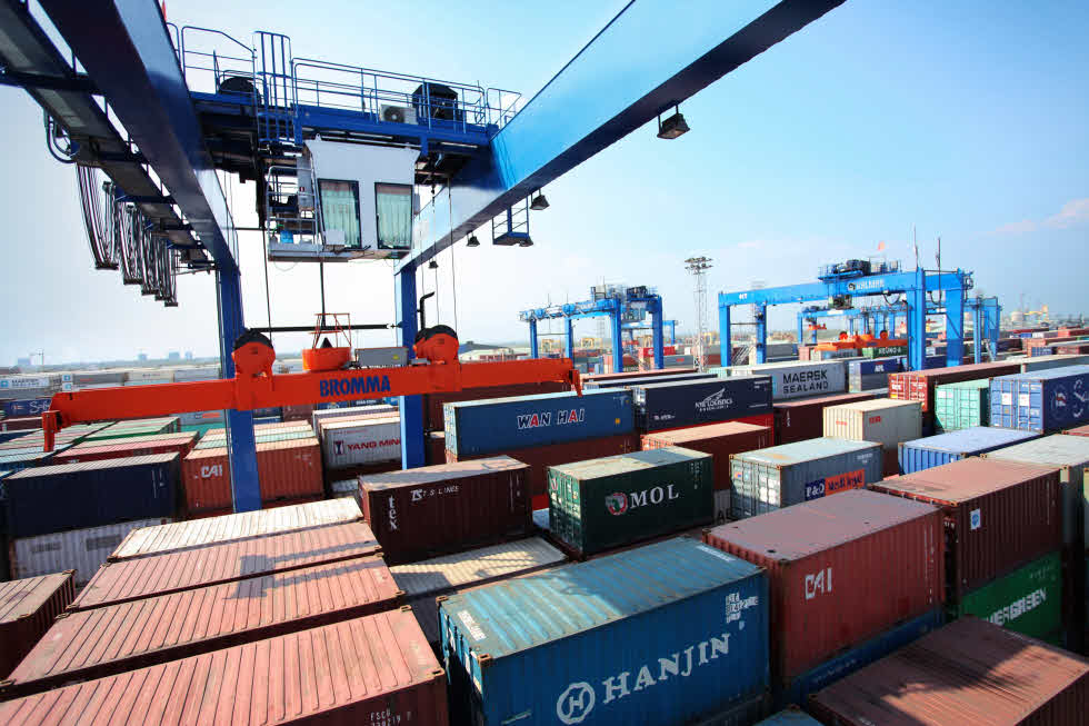 Kalmar Saigon Newport Corpotation SNP Ho Chi Minh City Vietman Container terminal operations