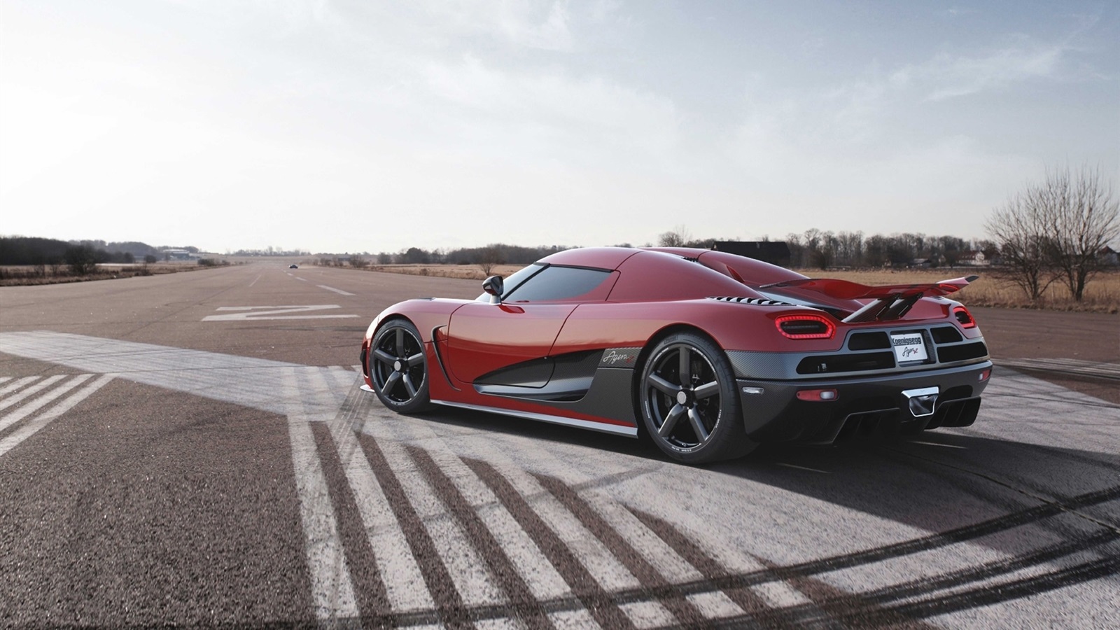 Koenigsegg cooperates with Chinese investor to expand in electric car market.