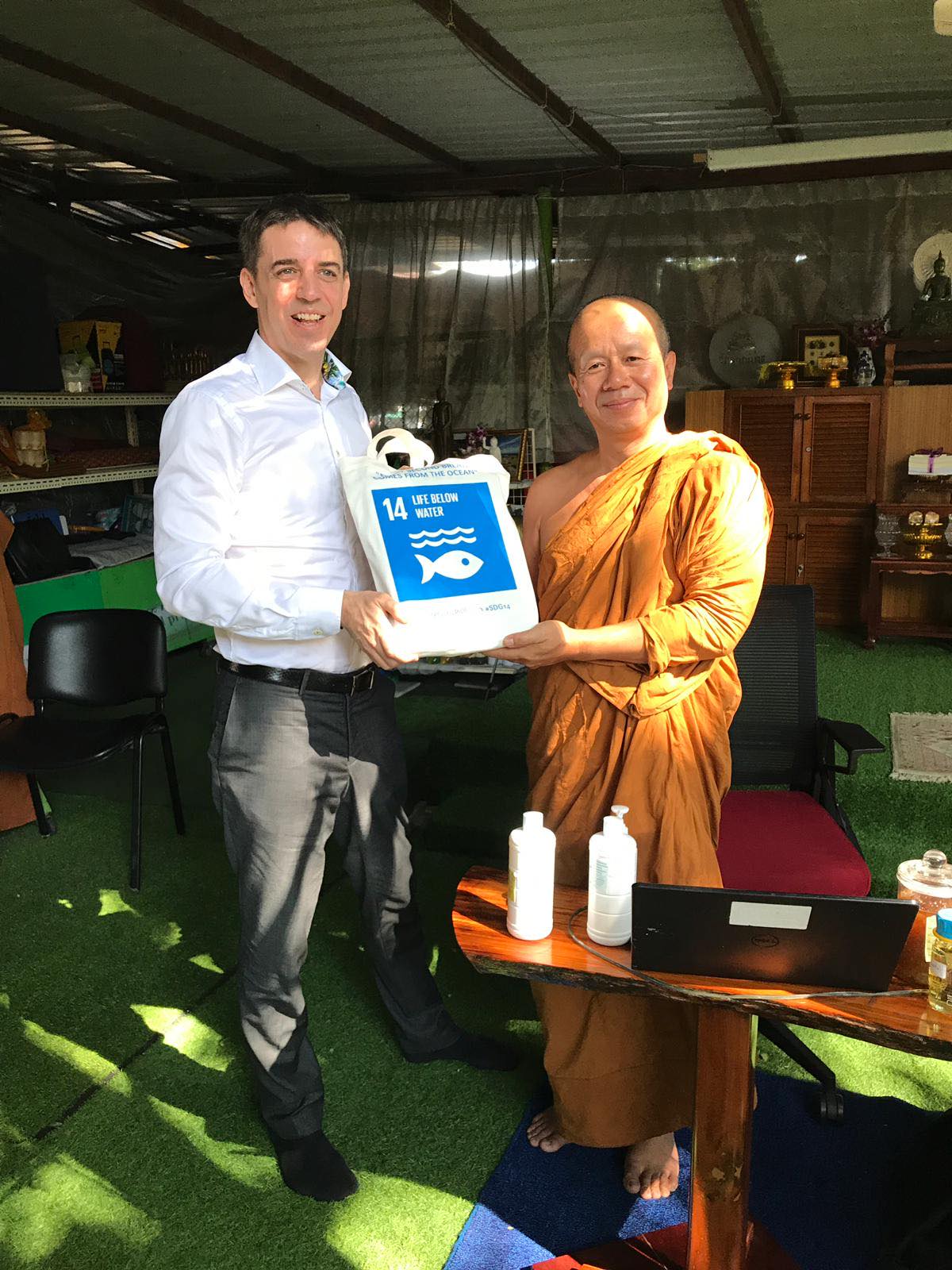 Swedish embassy Thailand visited temple recycling plastic bottles into monk ropes