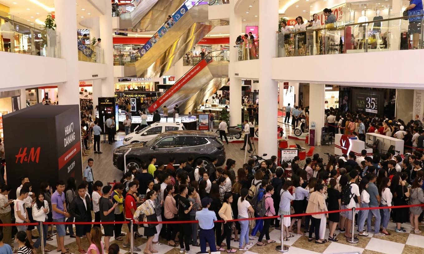 H&M opens first store in Danang