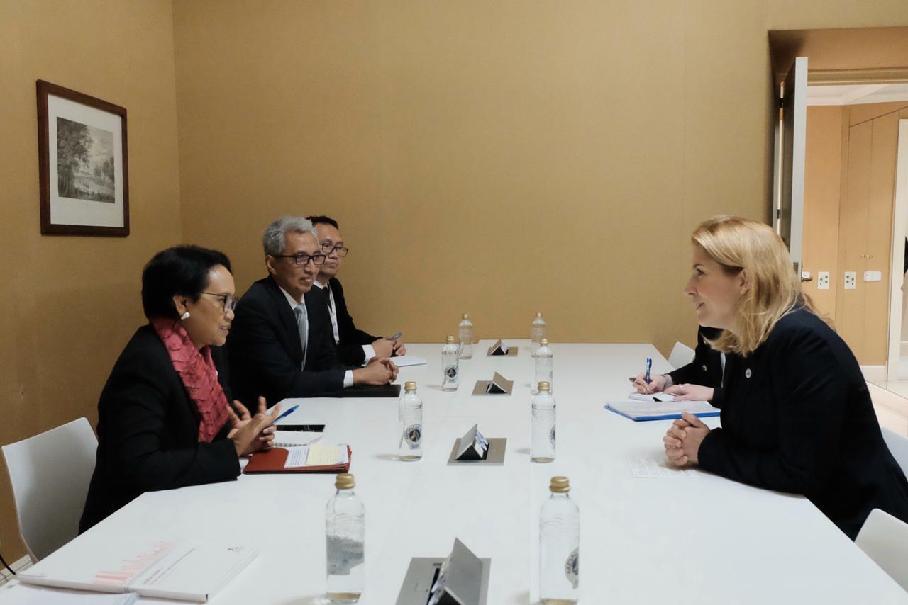 Sweden's State Secretary praised Indonesian Foreign Minister for promoting womens role in global peace and security