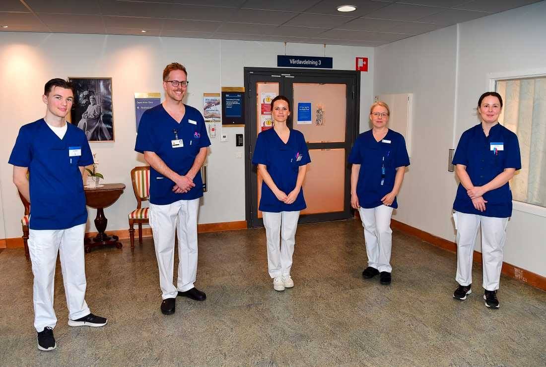 Princess Sofia of Sweden assists medical care staff caring for Covid-19 patients