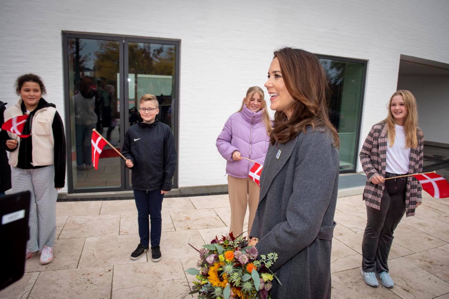 Danish Crown Princess unveiled 2020 Christmas seal