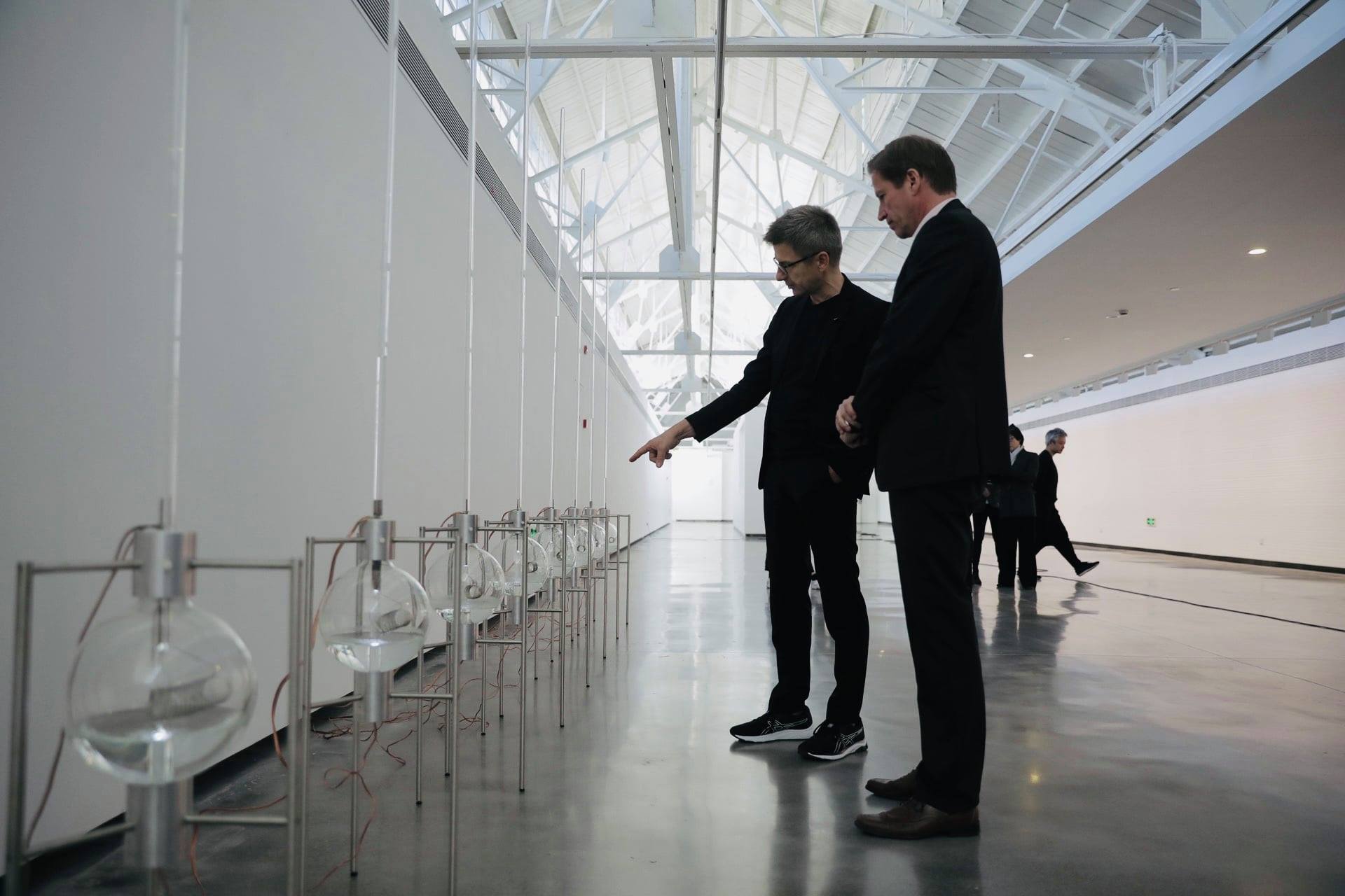 Consul General Hellman visited 'Listening to Finland' exhibition at Shanghai Minsheng Art Museum
