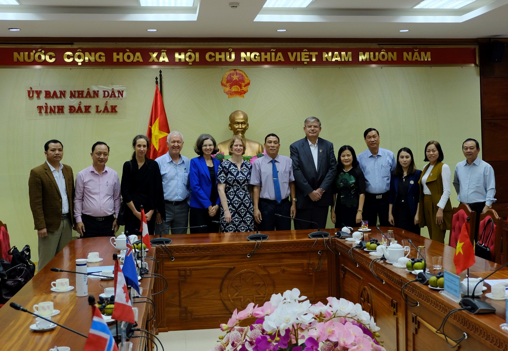 Norwegian Charge d' Affaires joined G4 ambassadors visited Dak Lak province