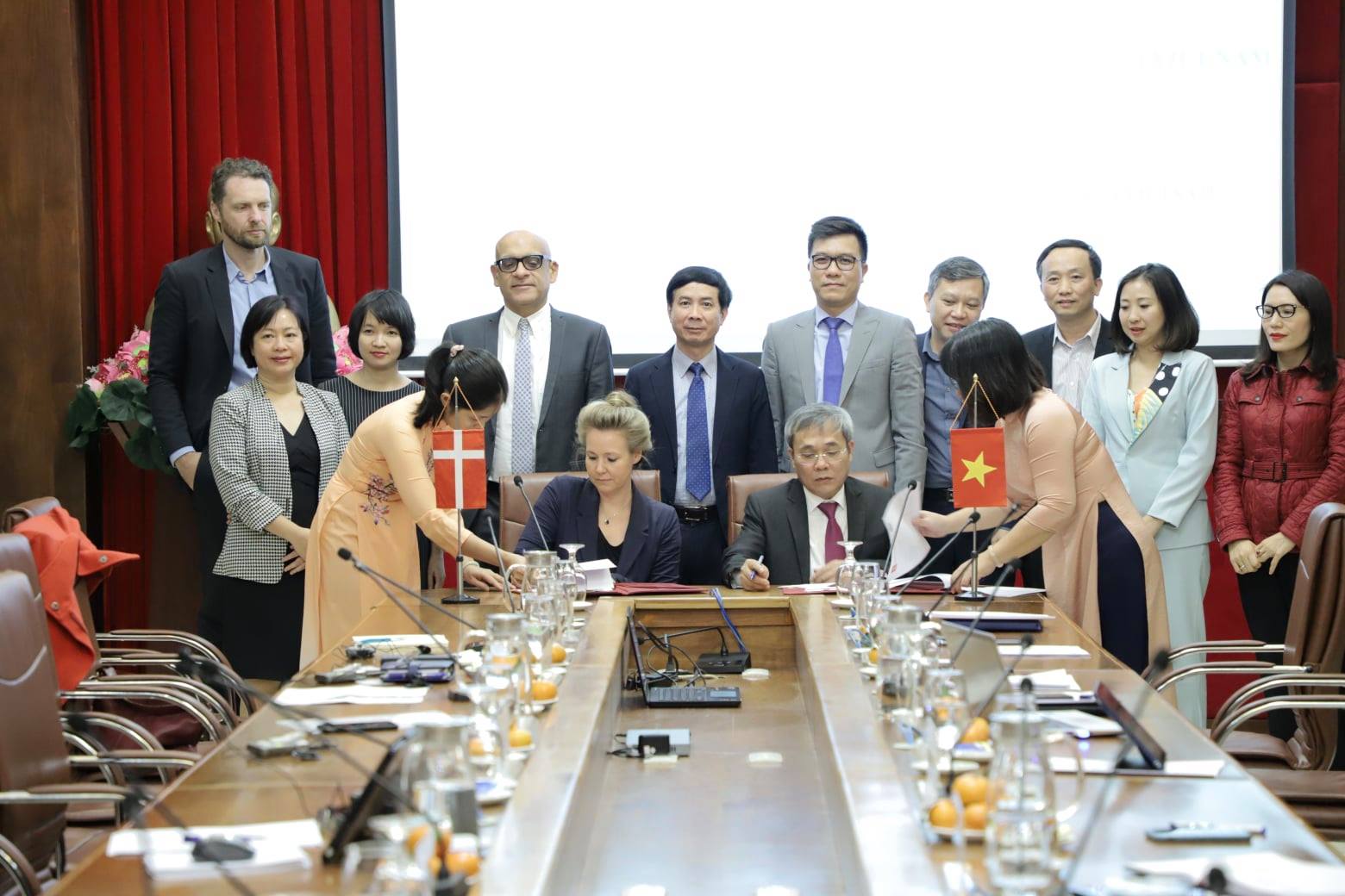 Denmark signed healthcare MOU in Vietnam for another two years