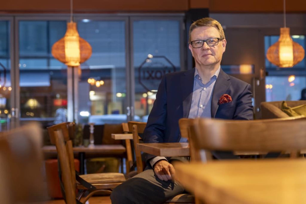 Suomalaiset ravintolat juhlivat Covid-rajoitusten päättymistä, mutta ovat huolissaan kiinalaisten turistien puutteesta