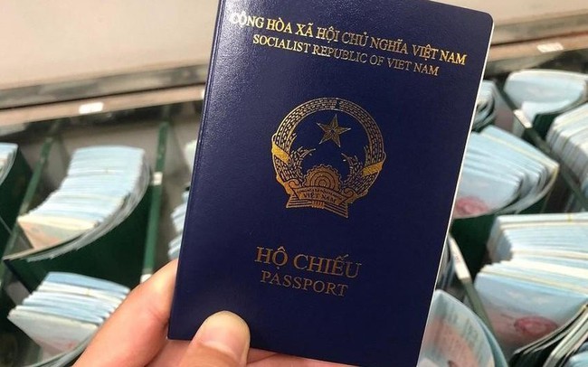 Spain now recognizes new-style Vietnamese passports