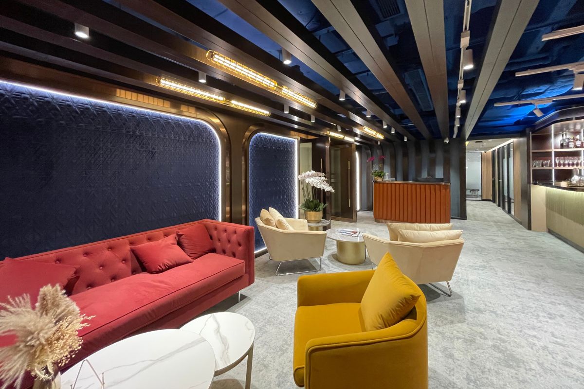Co-Working Spaces vs Serviced Offices in Hong Kong: Which is Right for ...
