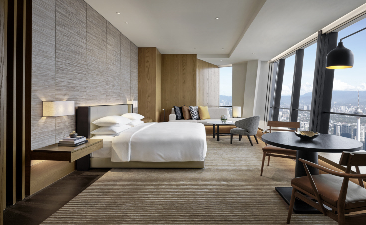 Park Hyatt Kuala Lumpur King Deluxe bedroom