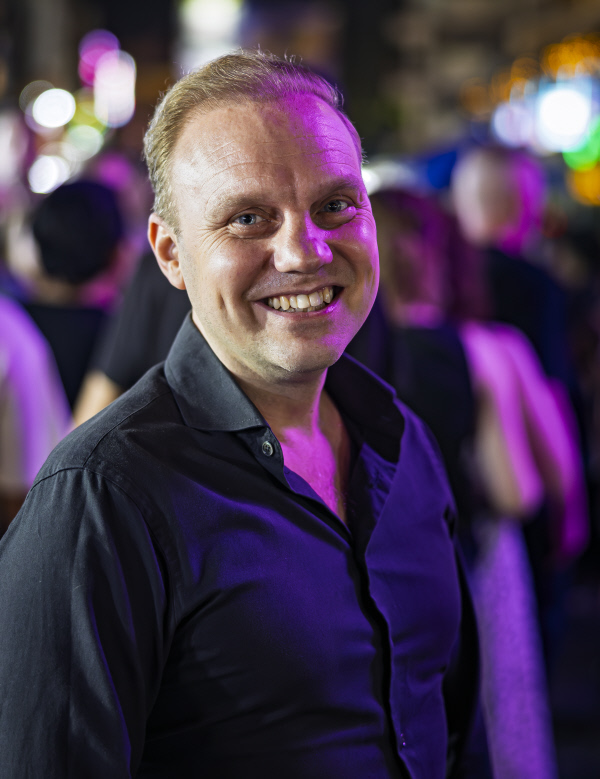 Tony Karlsson on Khao San road. Photo by: Dennis Thern