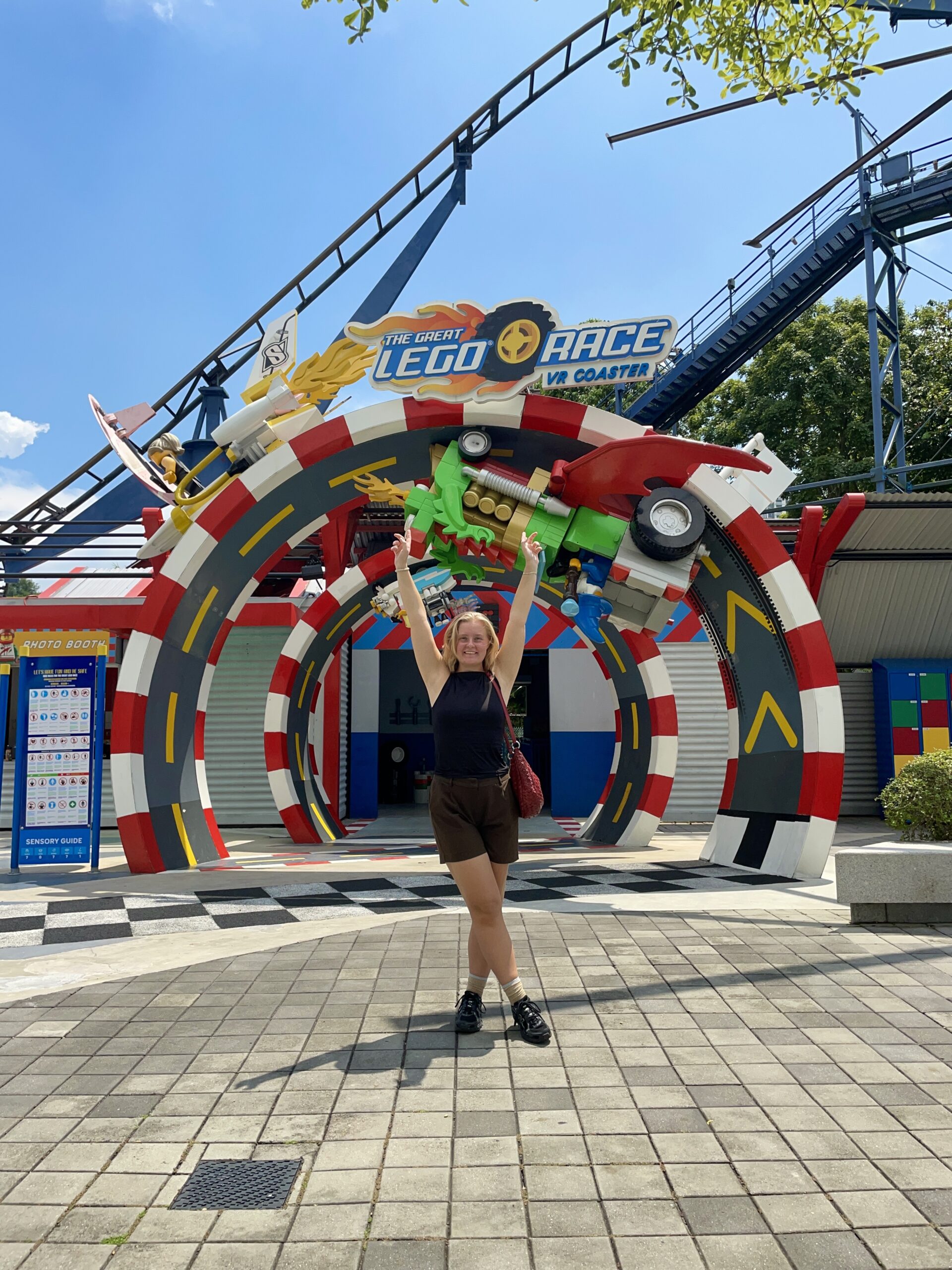 在马来西亚乐高乐园内寻找一处家