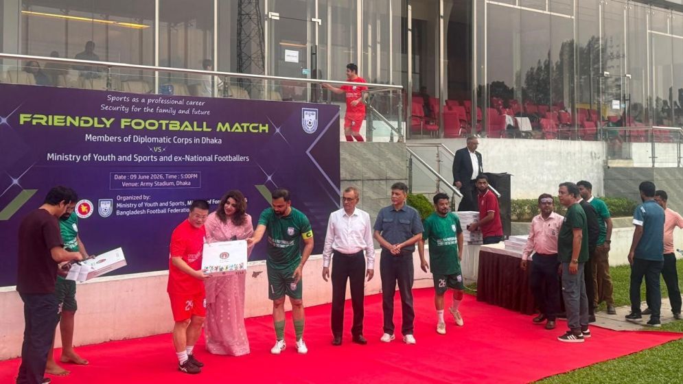 Nordic and Asian diplomats strengthen friendship through football