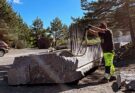 Sculturist Chang Shu-Wei working on his sculpture for the 2026 Symposium Norge