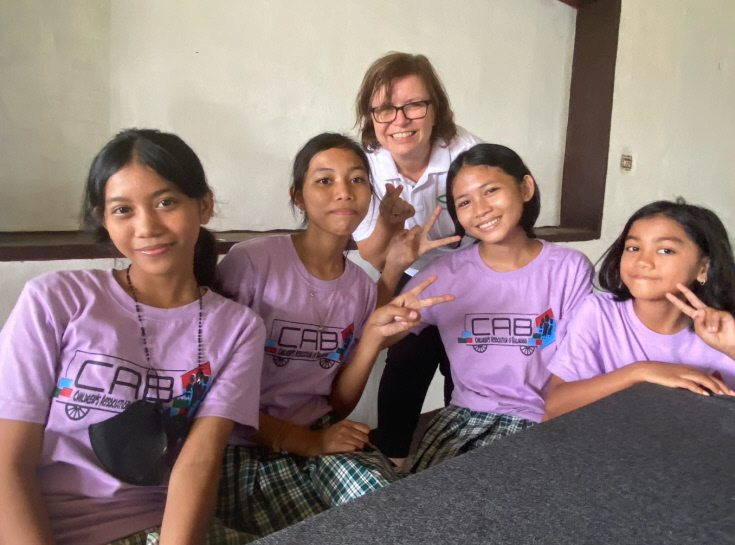 Karin Riska and some girls from Samar